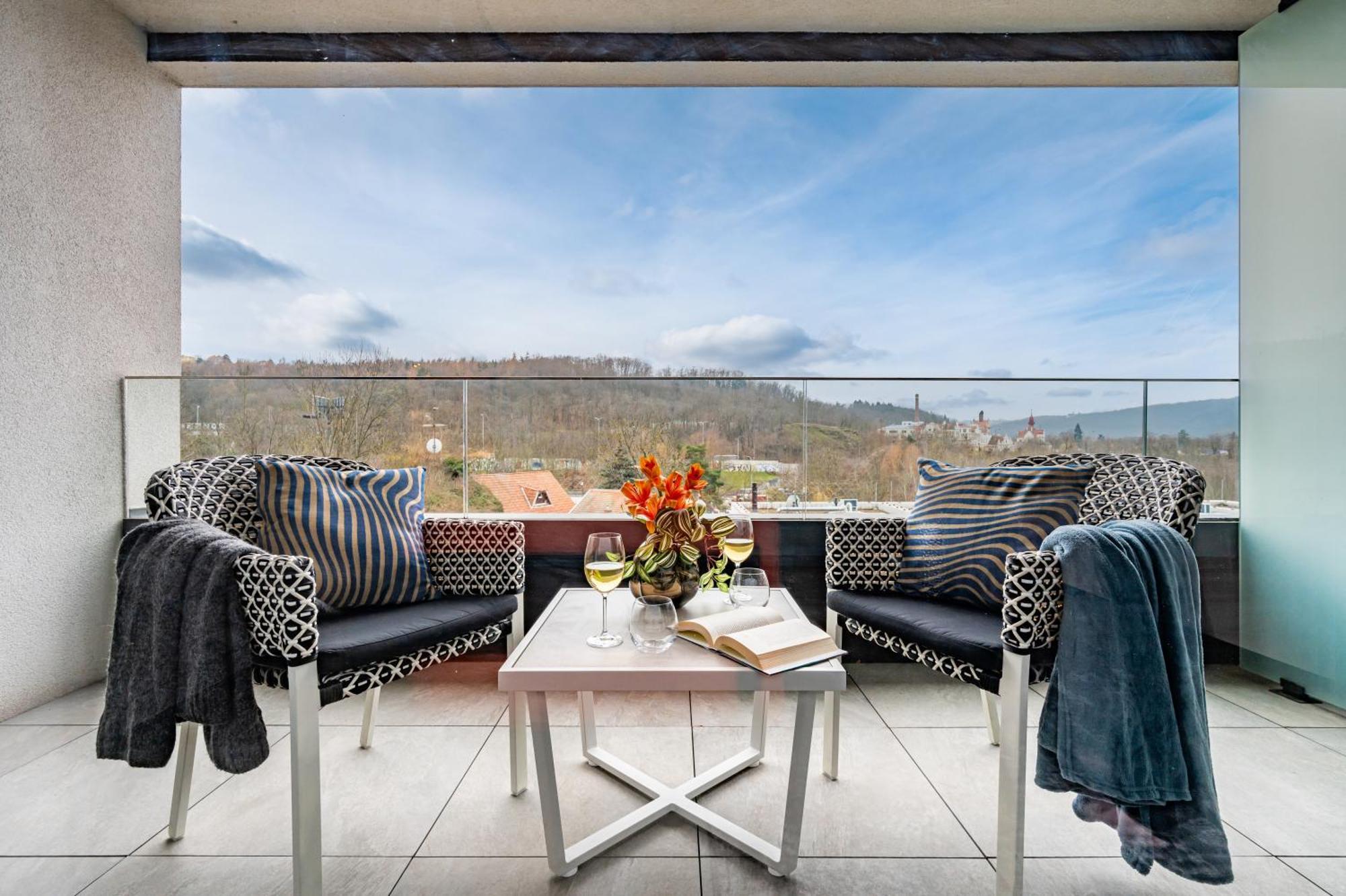 Prague Days - Studio - Terrace - Private Parking Praga Exterior foto